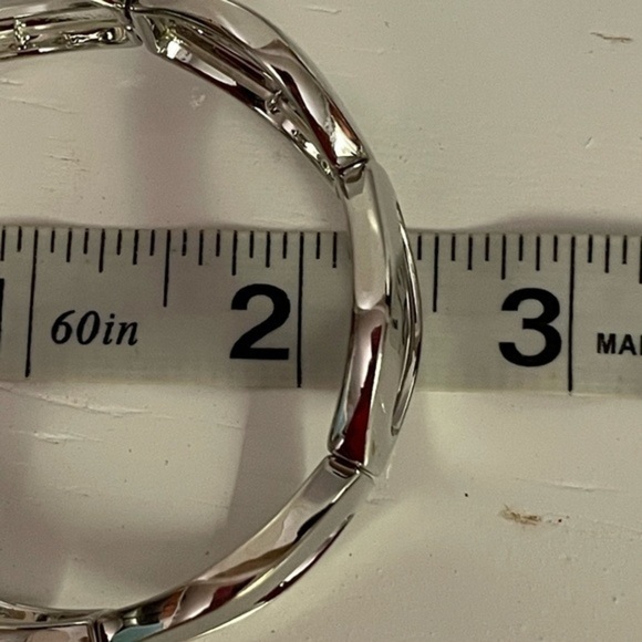 8 chunky polished silver tone wide hinged open link stretch bracelet - Picture 3 of 4